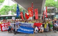 日東電工の株主総会：「話し合い解決」求めて日韓労働者が声上げる