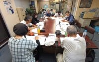 川柳句会報告 : 「いくつもの口座旅する裏の金」「軍靴踏む父の後悔南京路」